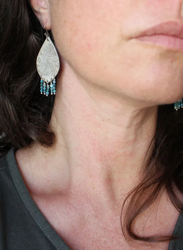 À contre-courant, boucles d’oreilles carpe koï japonaise en argent et amazonite