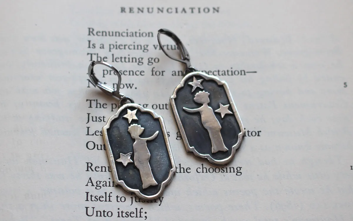 A mille milles, boucles d’oreilles silhouette du petit prince en argent
