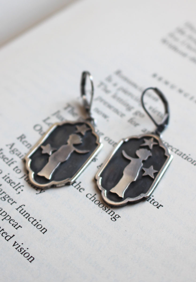 A mille milles, boucles d&rsquo;oreilles silhouette du petit prince en argent