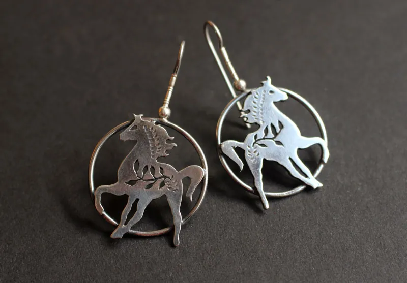 Arion, boucles d’oreilles cheval légende grecque en argent