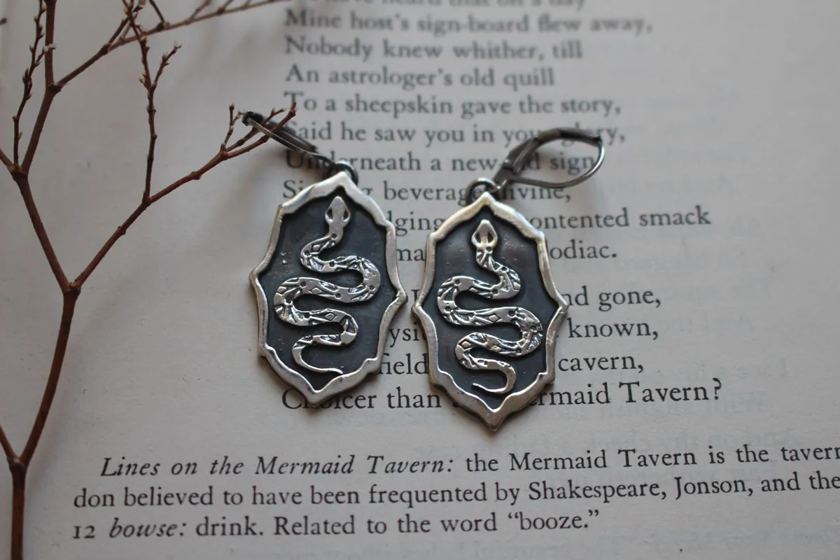 Asclépios, boucles d’oreilles serpent de la mythologie grecque en argent