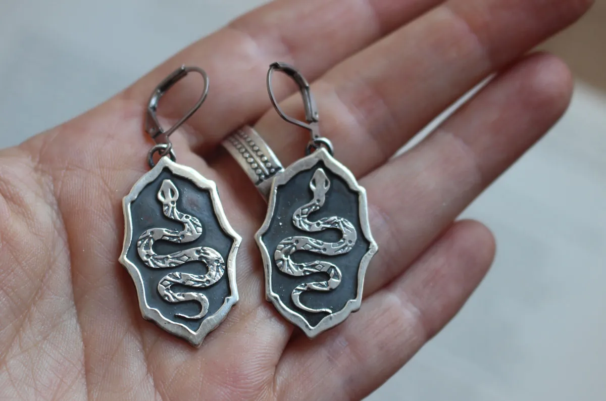 Asclépios, boucles d’oreilles serpent de la mythologie grecque en argent