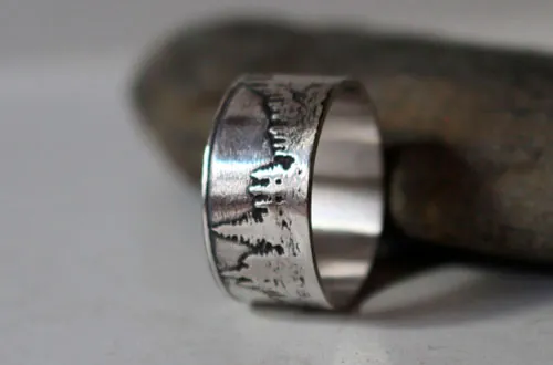 Au-delà des cimes, bague montagne et forêt en argent