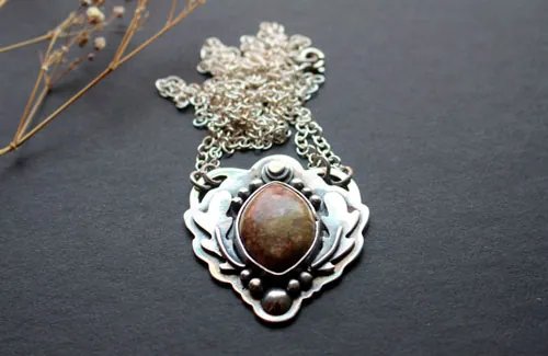 Au creux du chêne, collier arbre celte en argent et jaspe automne