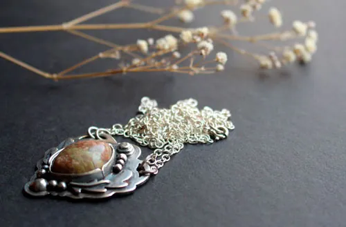 Au creux du chêne, collier arbre celte en argent et jaspe automne