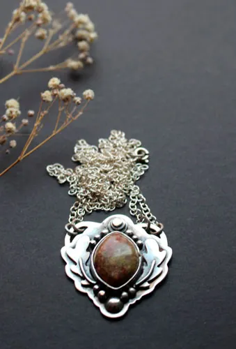 Au creux du chêne, collier arbre celte en argent et jaspe automne
