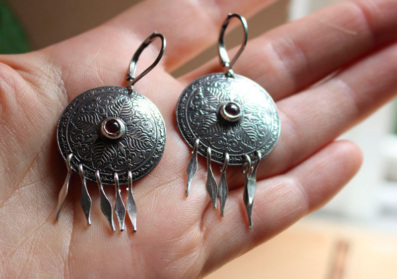 Alissandre, boucles d’oreilles feuilles en argent et zircon