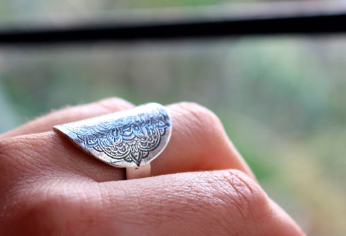 Anoki, bague mandala fleuri en argent