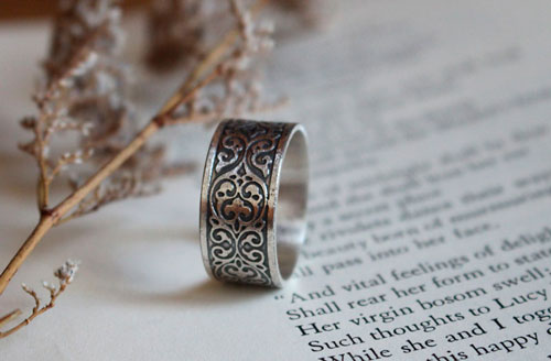 Arabesques de feuilles, bague volute baroque en argent 