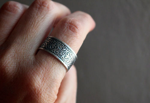 Arabesques de feuilles, bague volute baroque en argent 