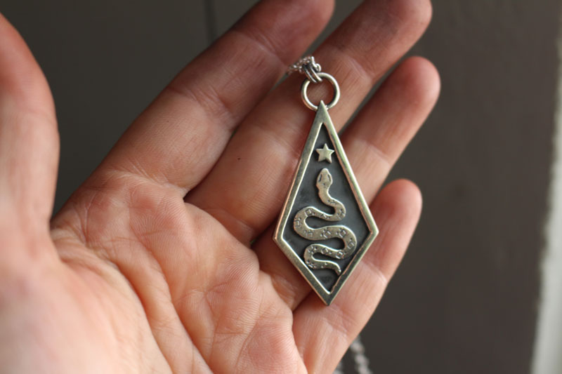 Asclépios, collier serpent de la mythologie grecque en argent