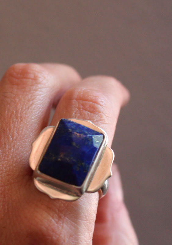 Au bord du Nil, bague égyptienne en argent et lapis lazuli 