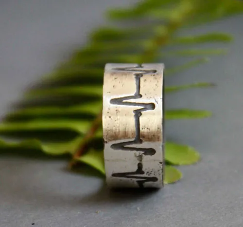 Battement de cœur, bague ligne de vie en argent
