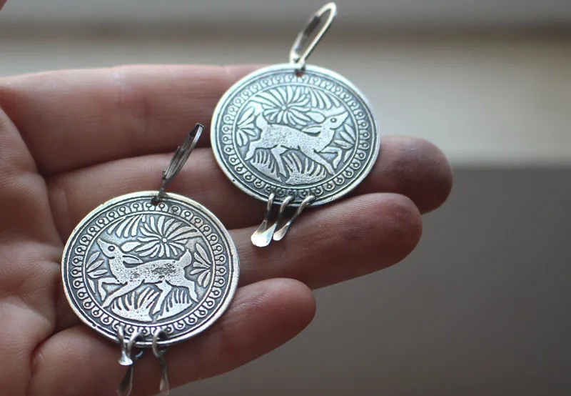 Bidxuin, boucles d’oreilles cerf mexicain en argent
