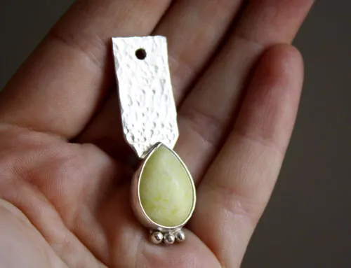 Bijali, pendentif side pull pour cheval en argent et aventurine