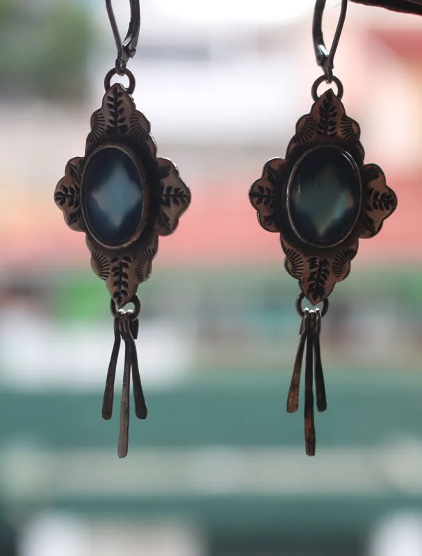 Bohême, boucles d’oreilles orientale en argent et agate bleue