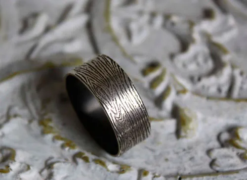 Bois, bague texture tronc d’arbre en argent