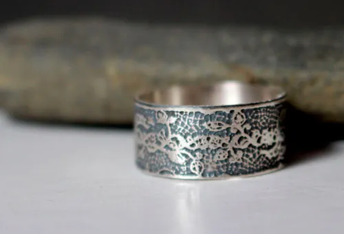 Broderie, bague dentelle élégance en argent