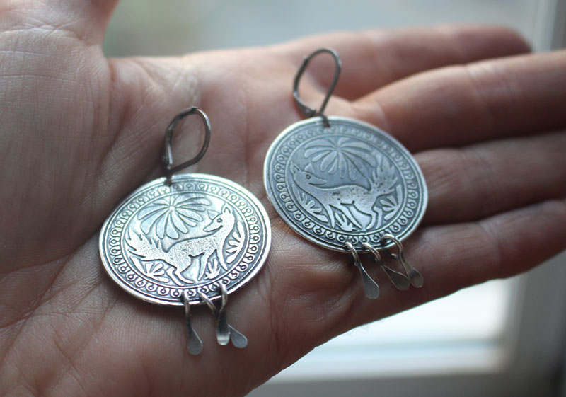 Bekuh, boucles d’oreilles chien mexicain en argent