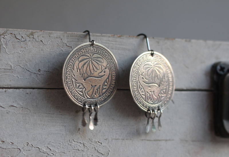 Bekuh, boucles d’oreilles chien mexicain en argent