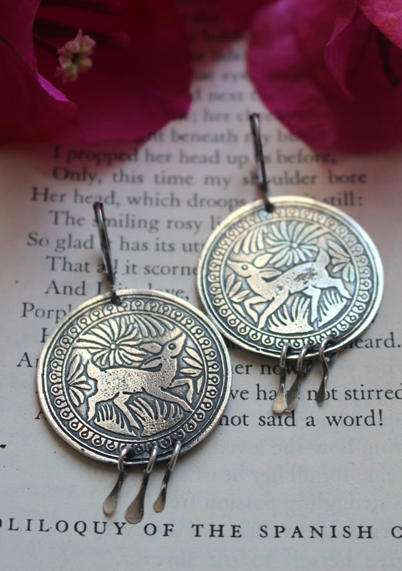Bidxuin, boucles d’oreilles cerf mexicain en argent