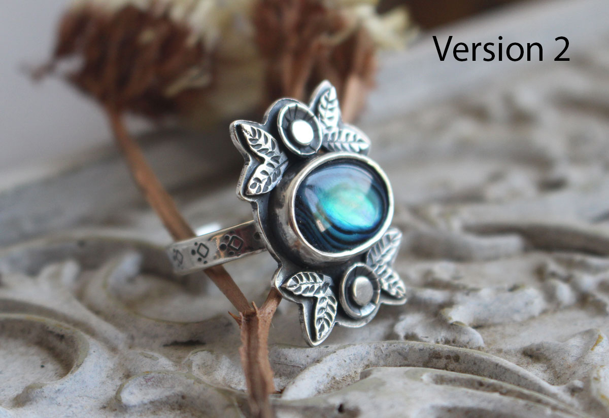 Bleu des mers, bague fleur et coquillage en argent et paua