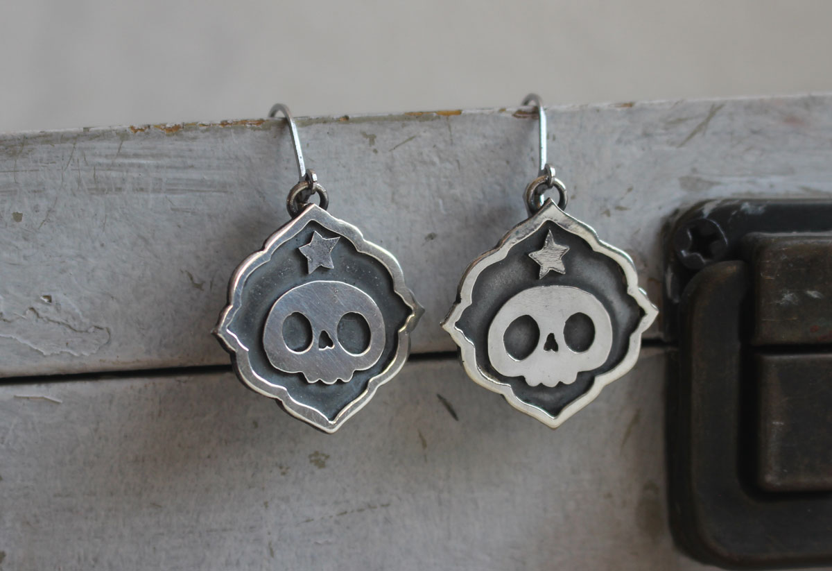 Calaverita, boucles d&rsquo;oreilles crâne et étoile de tradition mexicaine en argent