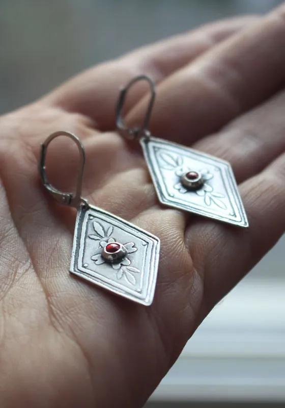 Calendula, boucles d’oreilles botanique baroque en argent et zircon orange