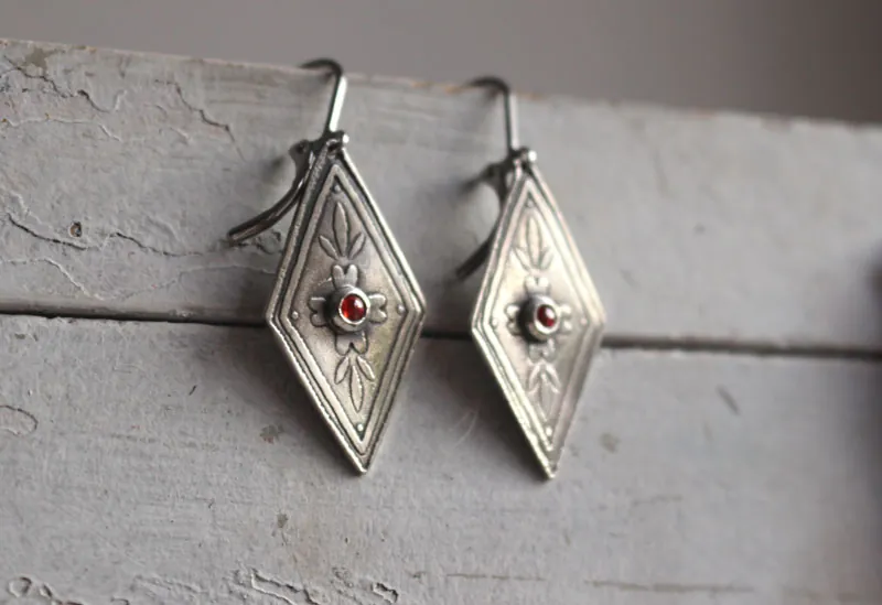 Calendula, boucles d’oreilles botanique baroque en argent et zircon orange