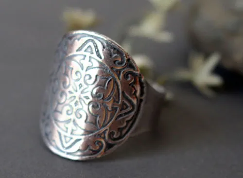 Cassius, bague chevalière bouclier médiéval en argent