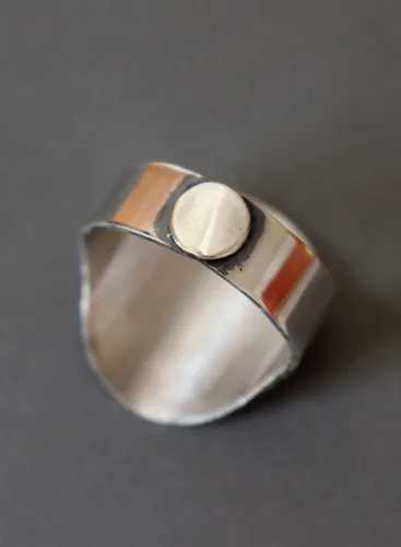 Cassius, bague chevalière bouclier médiéval en argent