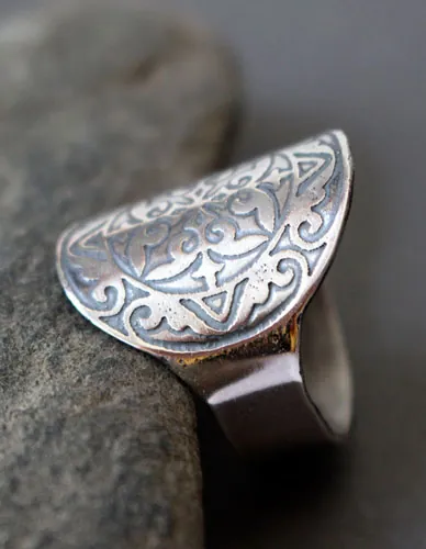 Cassius, bague chevalière bouclier médiéval en argent