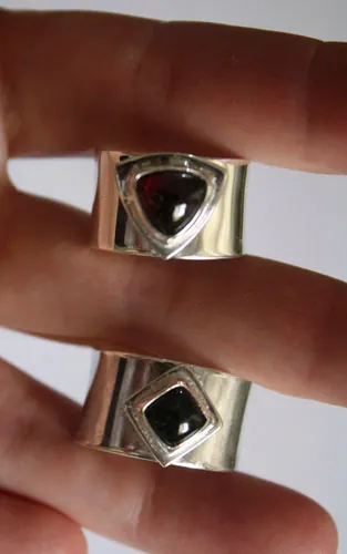 Catch my heart, bague de promesse en argent, onyx et grenat