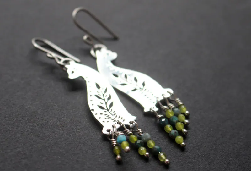 Chat des forêts, boucles d’oreilles gardien de la nature en argent, agate bleue et agate verte