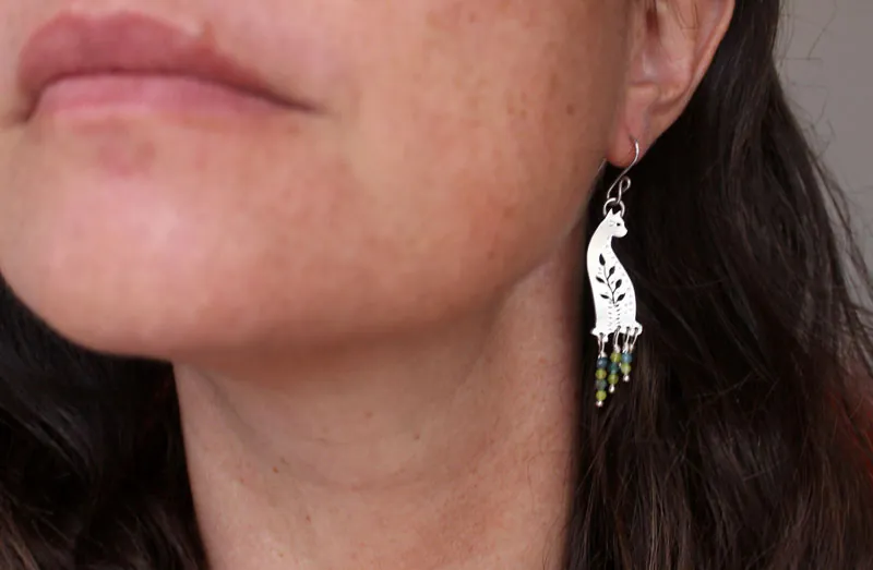 Chat des forêts, boucles d’oreilles gardien de la nature en argent, agate bleue et agate verte