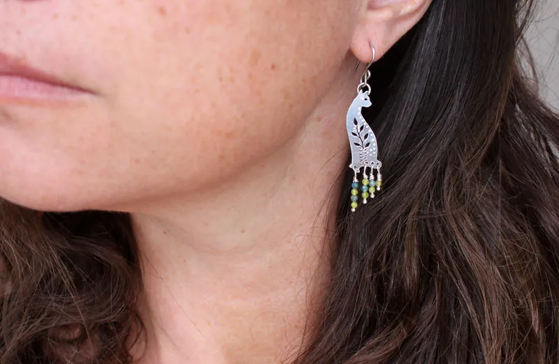 Chat des forêts, boucles d’oreilles gardien de la nature en argent, agate bleue et agate verte