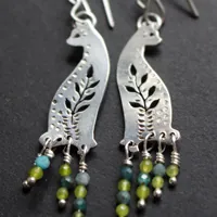 Chat des forêts, boucles d’oreilles gardien de la nature en argent, agate bleue et agate verte