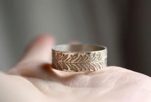 Chèvrefeuille, bague nature en argent