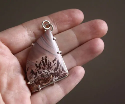 Chiricahua, pendentif tribu amérindienne en argent et rhyolite apache