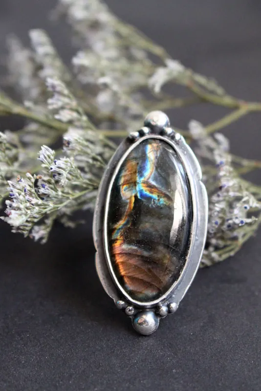Ciel de tempête, bague miroir céleste en argent et labradorite