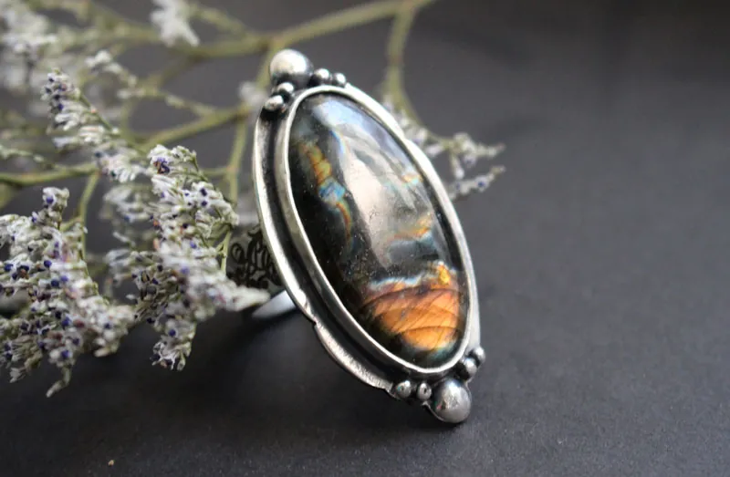 Ciel de tempête, bague miroir céleste en argent et labradorite