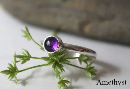 Constance, bague pierre de naissance en argent, grenat, améthyste, aigue-marine, pierre de lune, onyx, alexandrite, rubis, péridot, saphir, opale, citrine ou turquoise