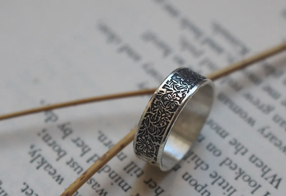 Cosmos, bague fleur en argent