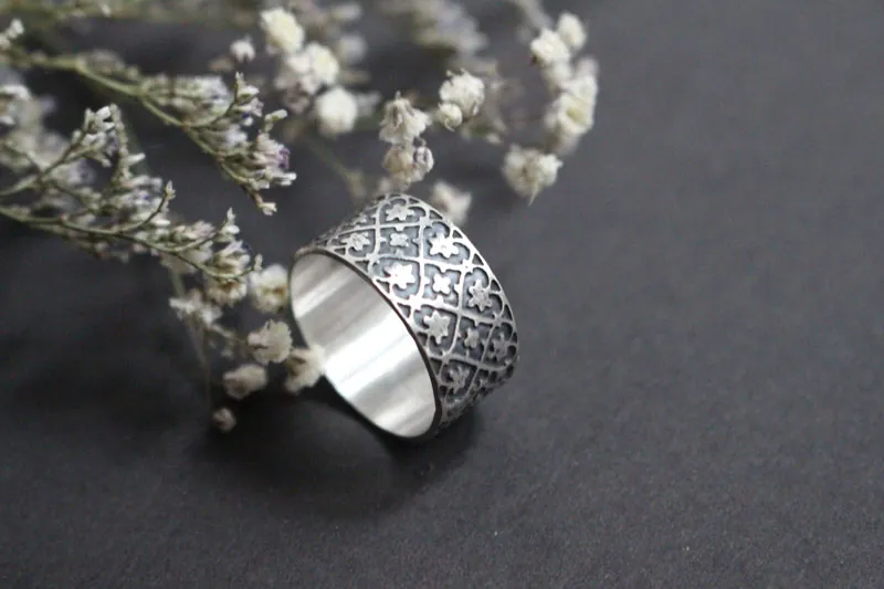 Couronne de lierre, bague médiévale force des liens en argent