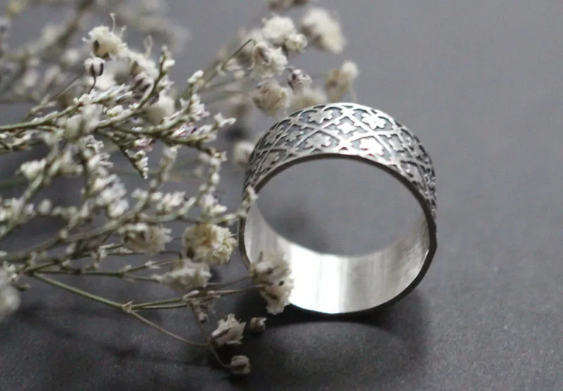 Couronne de lierre, bague médiévale force des liens en argent