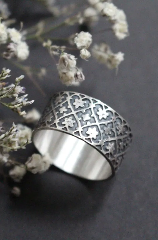 Couronne de lierre, bague médiévale force des liens en argent