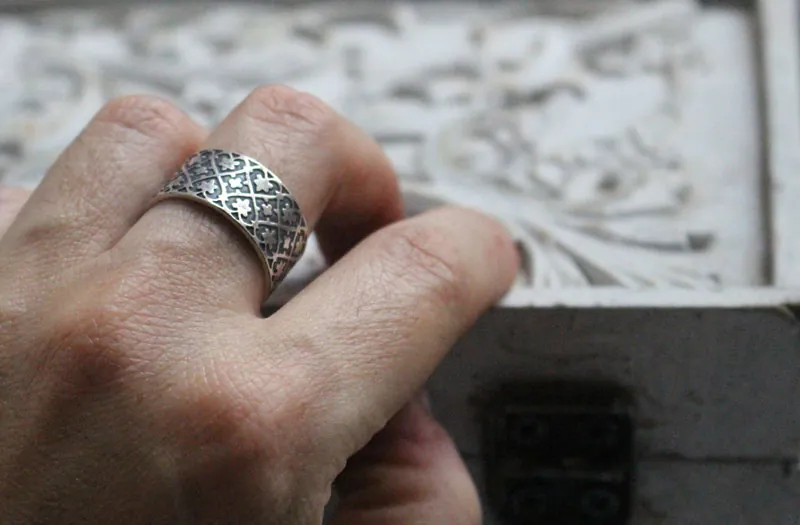 Couronne de lierre, bague médiévale force des liens en argent