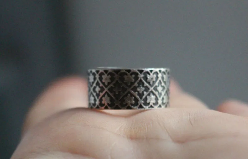 Couronne de lierre, bague médiévale force des liens en argent