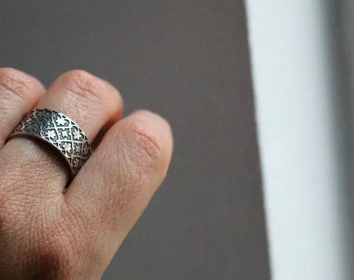 Couronne de lierre, bague médiévale force des liens en argent