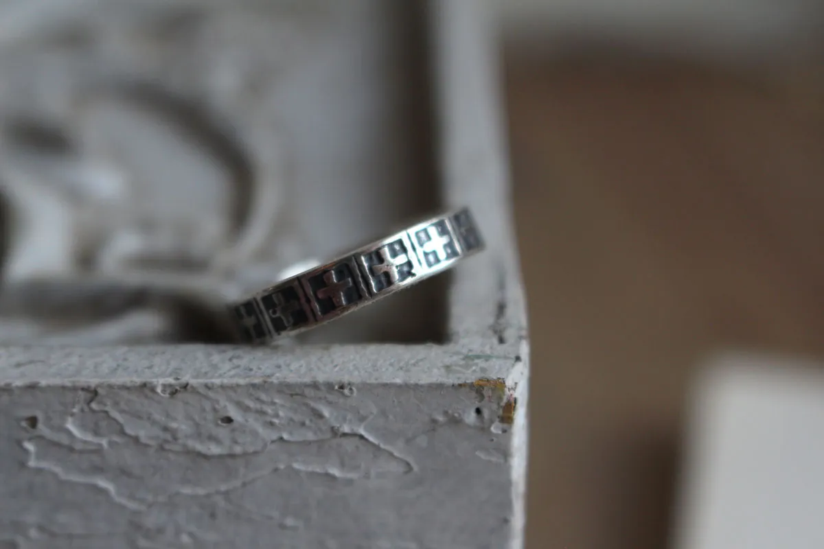 Croix, bague foi médiévale en argent